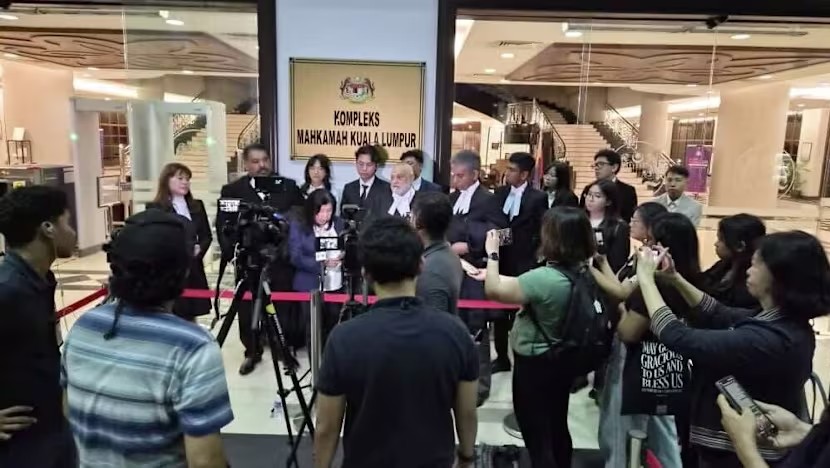 許景城牧師的妻子劉秀玉在庭外發表判決感想。（翻攝自FB@Michelle Wong）